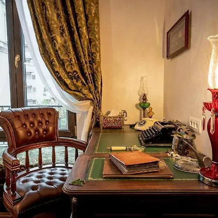 Vintage Gallery With Antique Touch * Bukurešť